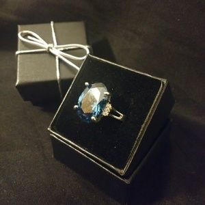 9ct London Blue Topaz Ring